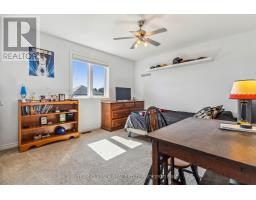 21 OLIVER CRESCENT - 33