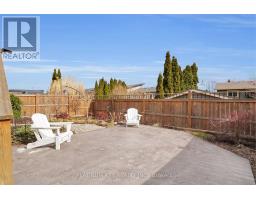 71 CLARA CRESCENT - 32