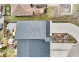 71 CLARA CRESCENT - 37