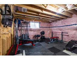 9 ACORN TRAIL - 33