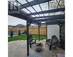 292 THORN DRIVE - 32