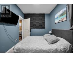 1050 MARGARET STREET - 11