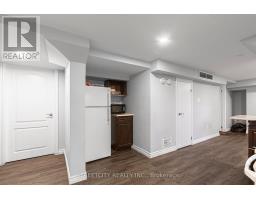 1053 OXFORD STREET E - 30