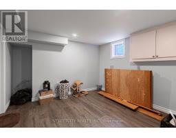 1053 OXFORD STREET E - 32
