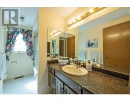 5 FOXCROFT CRESCENT - 28