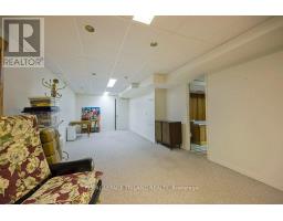 5 FOXCROFT CRESCENT - 32