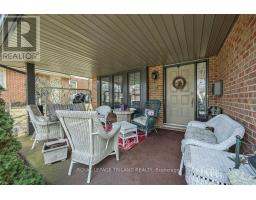 5 FOXCROFT CRESCENT - 4