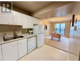 506 - 30 CHAPMAN COURT - 17