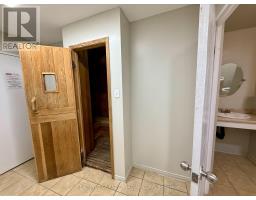 506 - 30 CHAPMAN COURT - 24