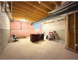 835 - 811 SARNIA ROAD - 24