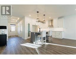 7 - 175 GLENGARIFF DRIVE - 10