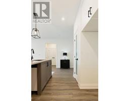 7 - 175 GLENGARIFF DRIVE - 14