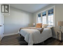 7 - 175 GLENGARIFF DRIVE - 31
