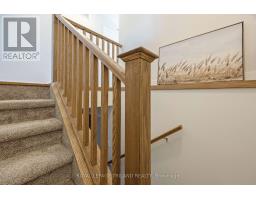 43 SILVERLEAF PATH - 42