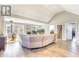 2406 JANE STREET - 20
