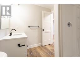 2 - 183 BROCK STREET - 44