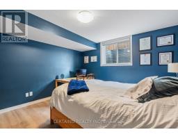 16 ANDERSON CRESCENT - 32