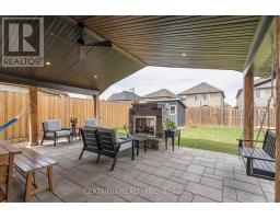16 ANDERSON CRESCENT - 38