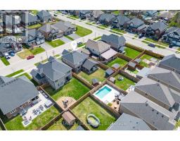 16 ANDERSON CRESCENT - 44