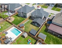 16 ANDERSON CRESCENT - 45