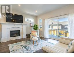 176 BOARDWALK WAY - 8