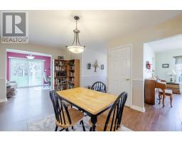 31 HAWKINS CRESCENT - 15