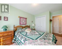 31 HAWKINS CRESCENT - 22