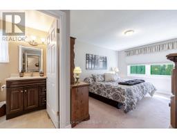 31 HAWKINS CRESCENT - 23