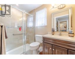 31 HAWKINS CRESCENT - 25
