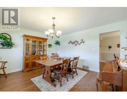 31 HAWKINS CRESCENT - 7