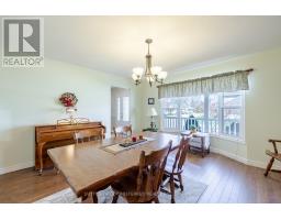 31 HAWKINS CRESCENT - 8