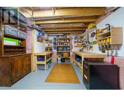 2152 LOCKWOOD CRESCENT - 33