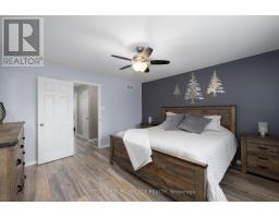 538 AMBLESIDE DRIVE - 18