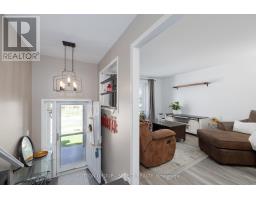 538 AMBLESIDE DRIVE - 4