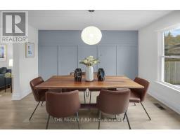 949 FARNHAM PLACE - 10