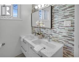 949 FARNHAM PLACE - 19