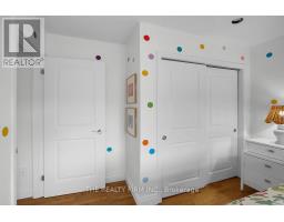 949 FARNHAM PLACE - 25