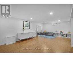 949 FARNHAM PLACE - 28