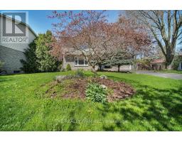 949 FARNHAM PLACE - 39