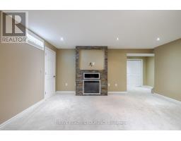202 CRIMSON CRESCENT - 28