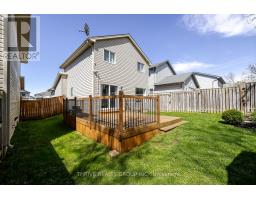 202 CRIMSON CRESCENT - 39