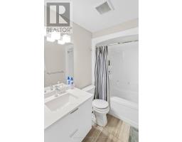 56 - 811 SARNIA ROAD - 34