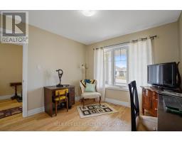 10 AUBURN DRIVE - 21