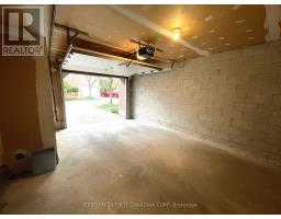 5 - 703 WINDERMERE ROAD - 33