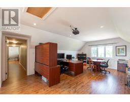 22910 HIGHBURY AVENUE N - 35
