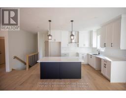 6 - 430 HEAD STREET N - 16