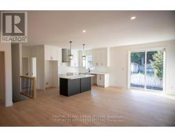 6 - 430 HEAD STREET N - 21