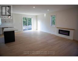 6 - 430 HEAD STREET N - 22