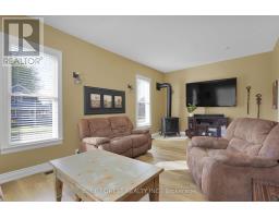 211 MARY STREET - 12