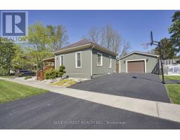 211 MARY STREET - 2